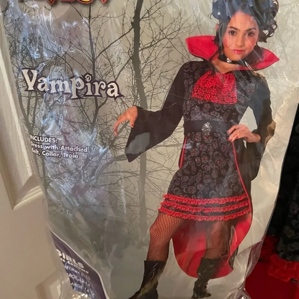 Vamperina  - Picture 12 of 16